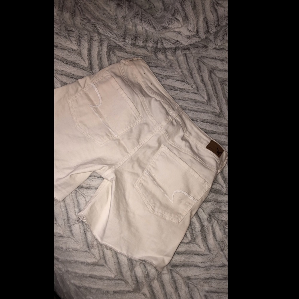 American Eagle white shorts